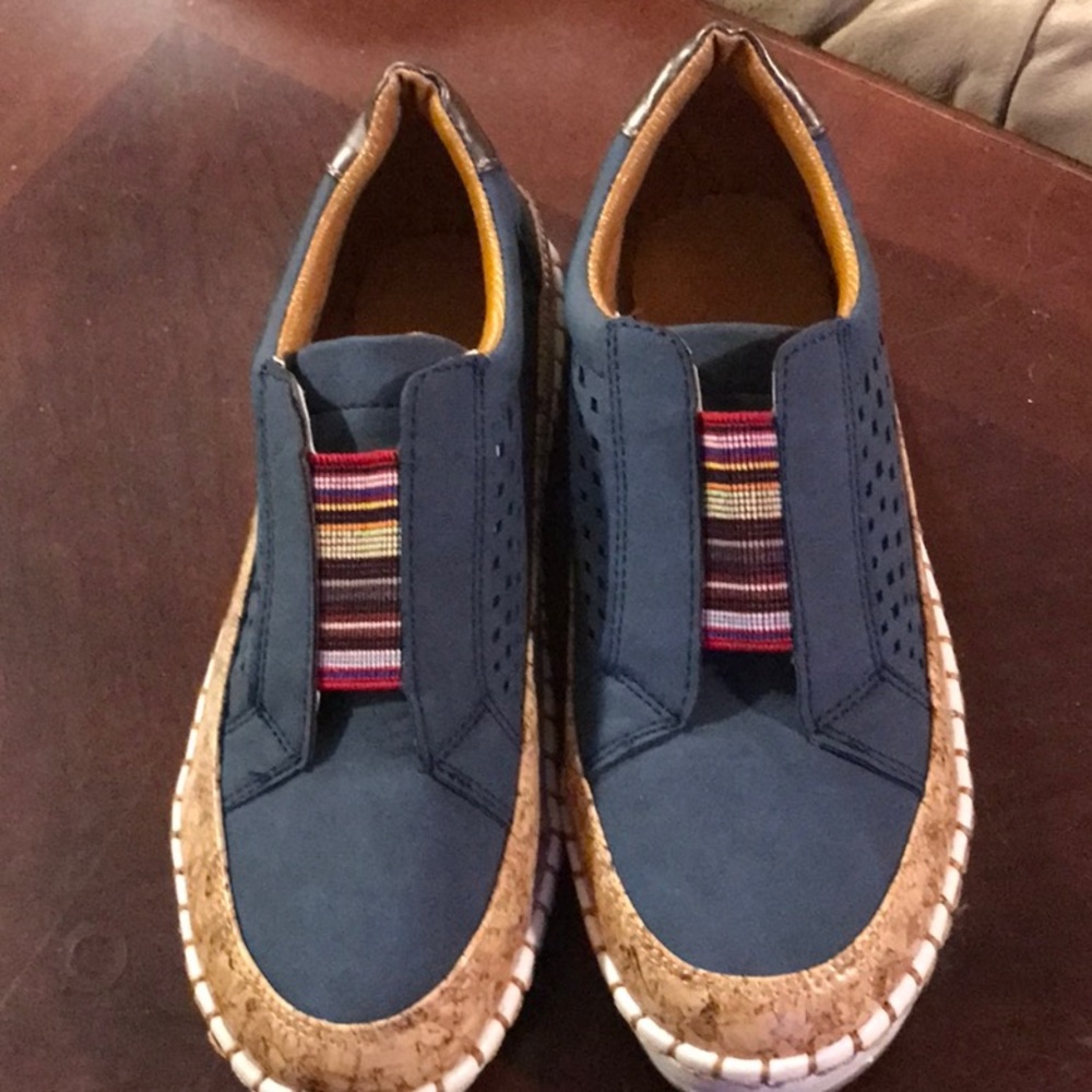 NWT No Brand Name casual Shoes Size 38 / 7